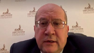 Большинство вузов Петербурга начали семестр в смешанном формате