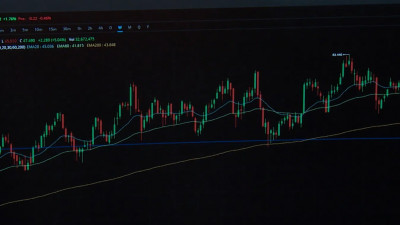 Центробанк России ввел комиссию для физлиц при покупке валюты на бирже