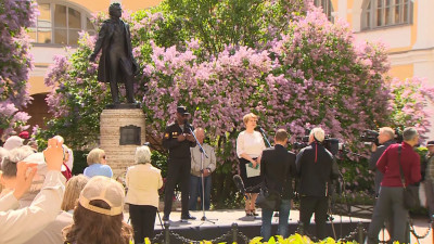 В Петербурге начались праздничные мероприятия по случаю 223-летия Александра Пушкина