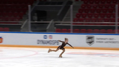 В спорткомплексе «Юбилейный» начались соревнования юных фигуристов