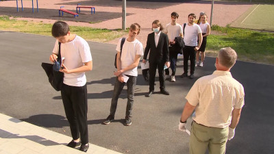 Как в Петербурге проходит сдача последнего в этом году ЕГЭ