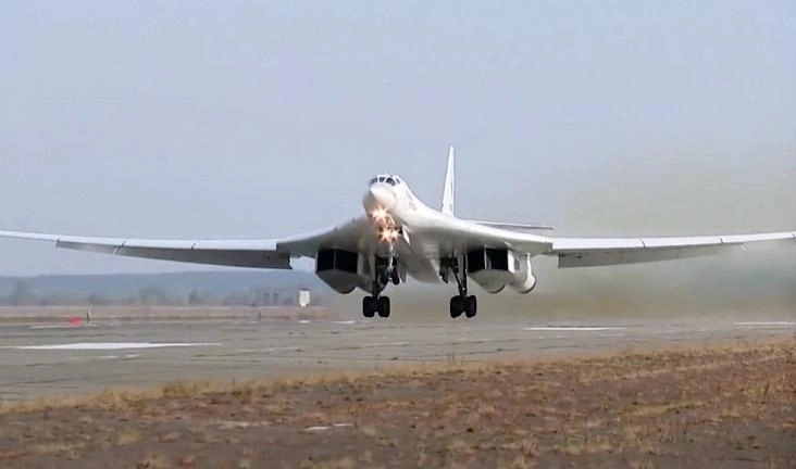 Российские бомбардировщики Ту-160 и военно-транспортный самолет Ан-124 прибыли в Венесуэлу - tvspb.ru