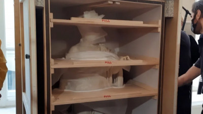 Задержанные в Финляндии экспонаты Эрмитажа вернулись в Петербург