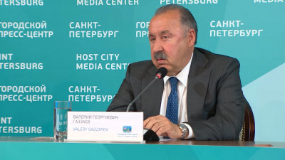 Газзаев положительно оценил переход Баринова в центр защиты сборной России