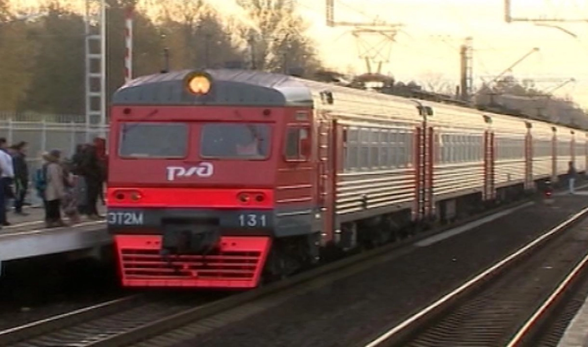 Бесплатным круглогодичным проездом в электричках смогут воспользоваться больше миллиона пассажиров - tvspb.ru