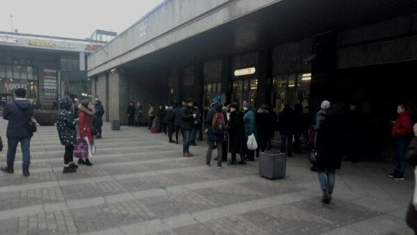 Станция метро «Ладожская» была закрыта больше часа - tvspb.ru