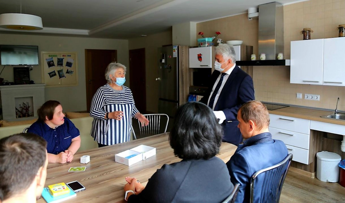 Олег Эргашев посетил дом сопровождаемого проживания для людей с особенностями развития - tvspb.ru