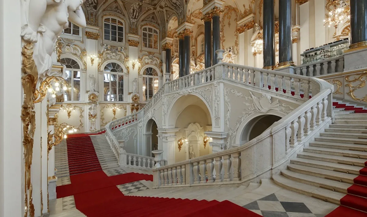 NFT-аукционы принесли музею около 24 млн рублей - tvspb.ru