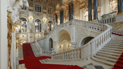 Эрмитаж возобновляет работу экспозиций, закрытых из-за COVID