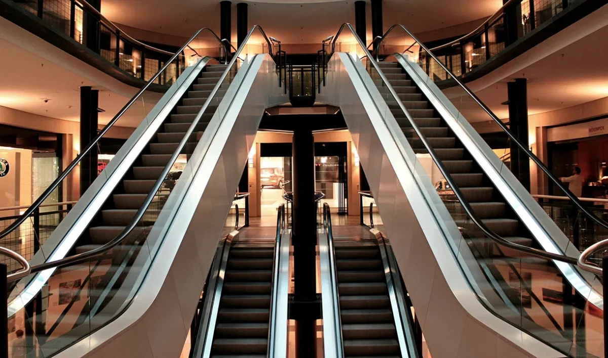 ТЦ «Толстой сквер» на Петроградской выставили на продажу - tvspb.ru