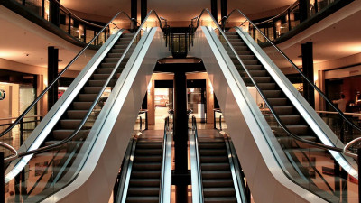 Владельцы петербургских ТЦ попросили отложить введение QR-кодов в городе до февраля