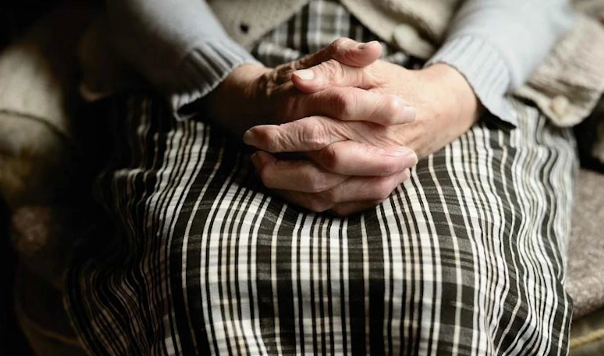 Работающие пенсионеры смогут получить электронный больничный с 20 по 30 апреля - tvspb.ru