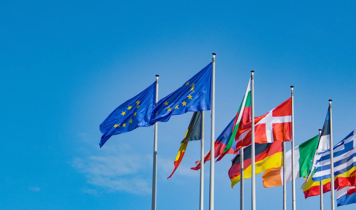 Владимир Зеленский подписал заявку на членство Украины в ЕС - tvspb.ru