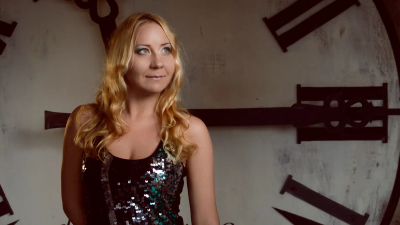 Ева Канна представила новую композицию «Город над Невой»