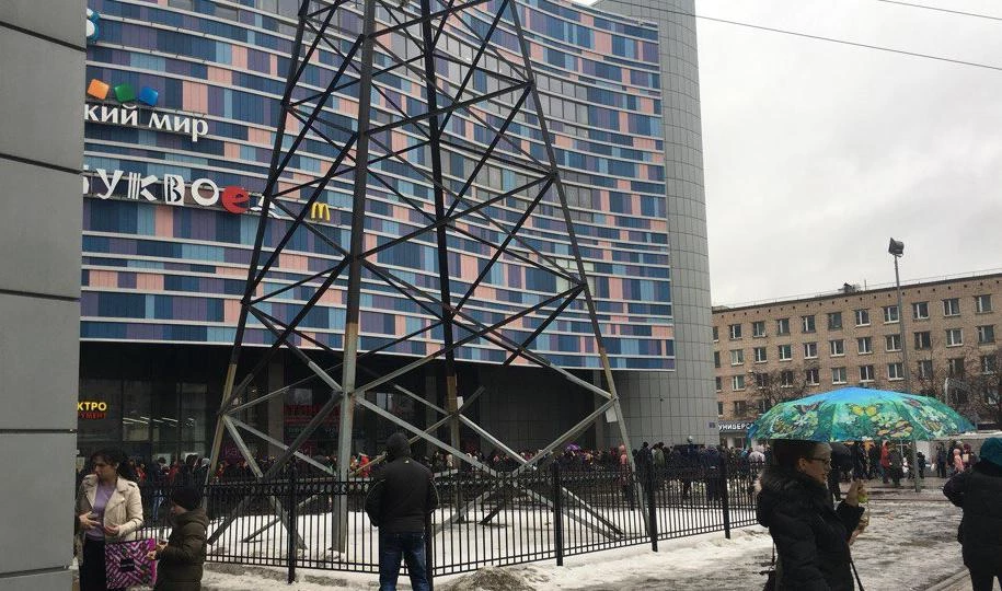 В Петербурге эвакуировали ТРК «Континент» на Звездной улице - tvspb.ru