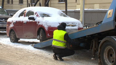 Чистка транспортных сосудов: когда и как в Петербурге эвакуируют автомобили