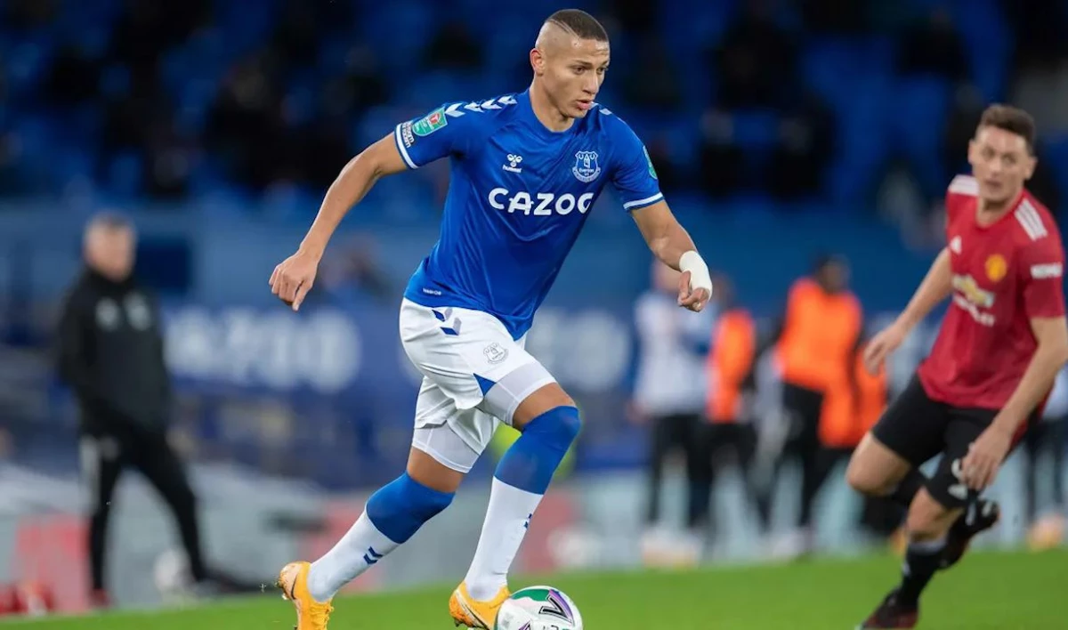 СМИ: «Зенит» планирует приобрести футболиста «Эвертона» Ришарлисона - tvspb.ru