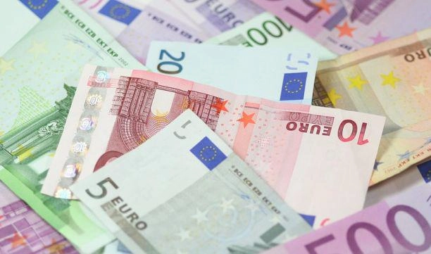 Евро превысил 70 рублей впервые с декабря 2017 года - tvspb.ru