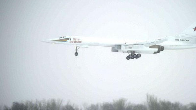 Путину в Казани показали сверхзвуковой бомбардировщик Ту-160М «Петр Дейнекин»