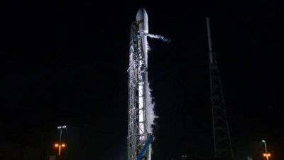 Ракета Falcon 9 с испанским спутником Hispasat стартовала во Флориде