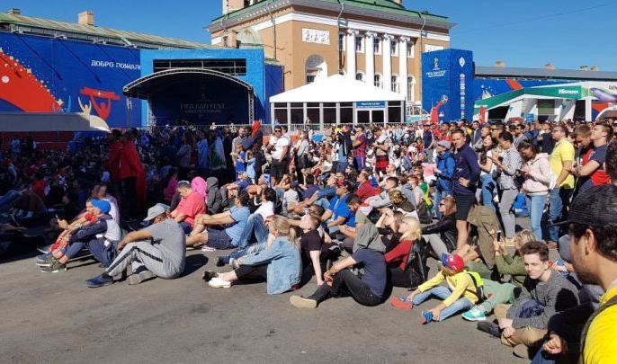 Фан-зона на Конюшенной площади в пятницу откроется с минуты молчания - tvspb.ru