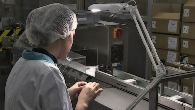 Георгий Полтавченко посетил одно из фармацевтических предприятий города