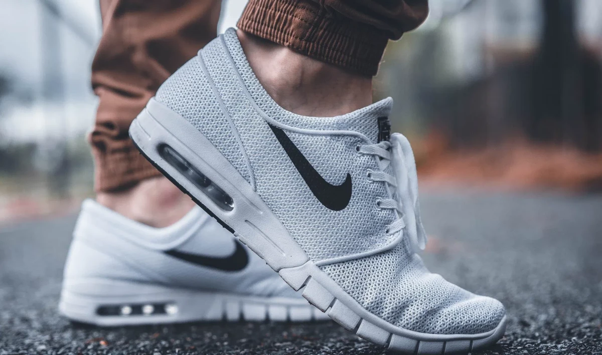 Магазины Nike продолжат работать в России, но поднимут цены - tvspb.ru