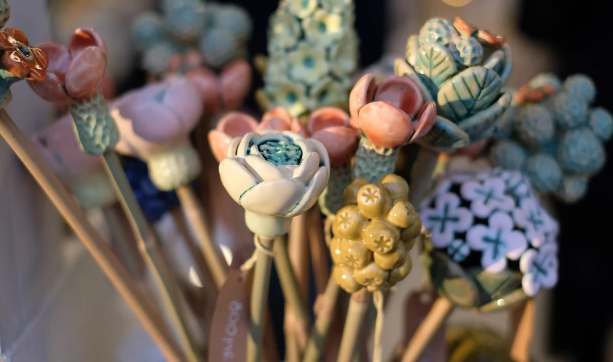 Петербуржцев приглашают на фестиваль-маркет керамики ручной работы - tvspb.ru