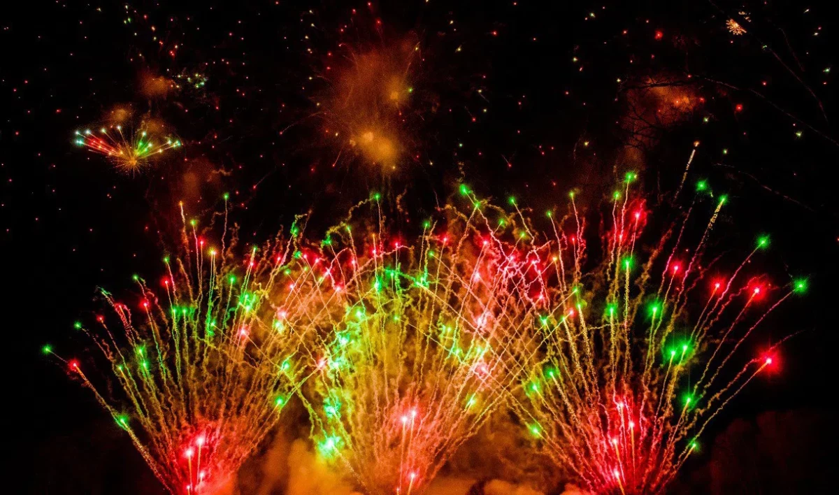 Петербуржцам рассказали, откуда лучше смотреть «Петровский фестиваль огня» - tvspb.ru