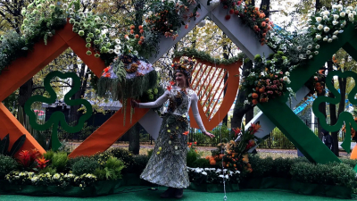 Онлайн-концерт и выставка арт-объектов: Петербург принимает Фестиваль цветов