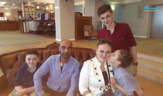 Ирина Баракат встретилась с семьей. Первые фотографии, сделанные в Петербурге - tvspb.ru