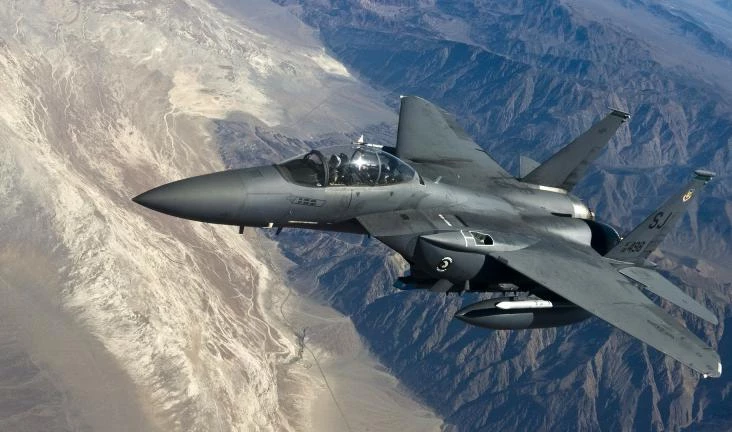 США начали наносить авиаудары по Сирии - tvspb.ru