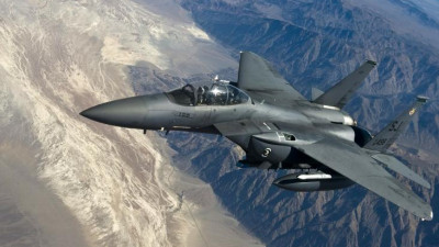 США начали наносить авиаудары по Сирии