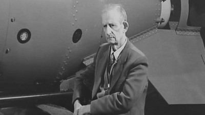 В Петербурге представили уникальные снимки физика Юлия Харитона