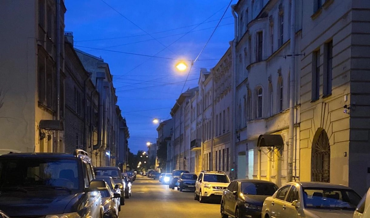 На улице Полозова капитально отремонтировали уличное освещение - tvspb.ru