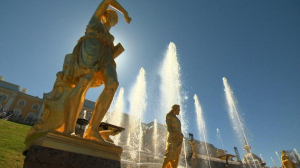 Праздник фонтанов в Петергофе посвятили 220-летию со дня рождения Пушкина