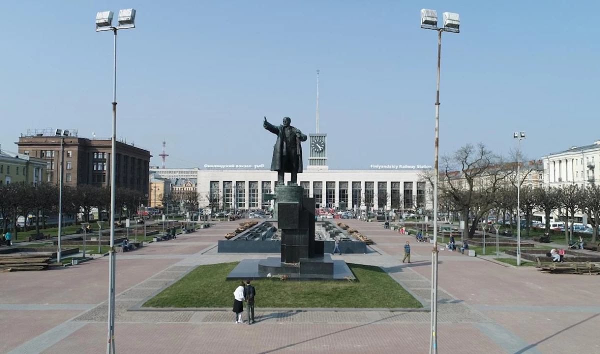 Петербуржцам предложили выбрать музыку для «поющего фонтана» на площади Ленина в 2021 году - tvspb.ru