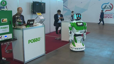 Роботы и промоботы. В Петербурге проходит второй день Цифрового форума