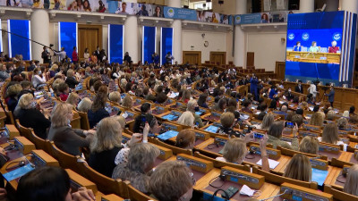 Экология, ядерная энергетика и бизнес: что обсуждают на Евразийском женском форуме