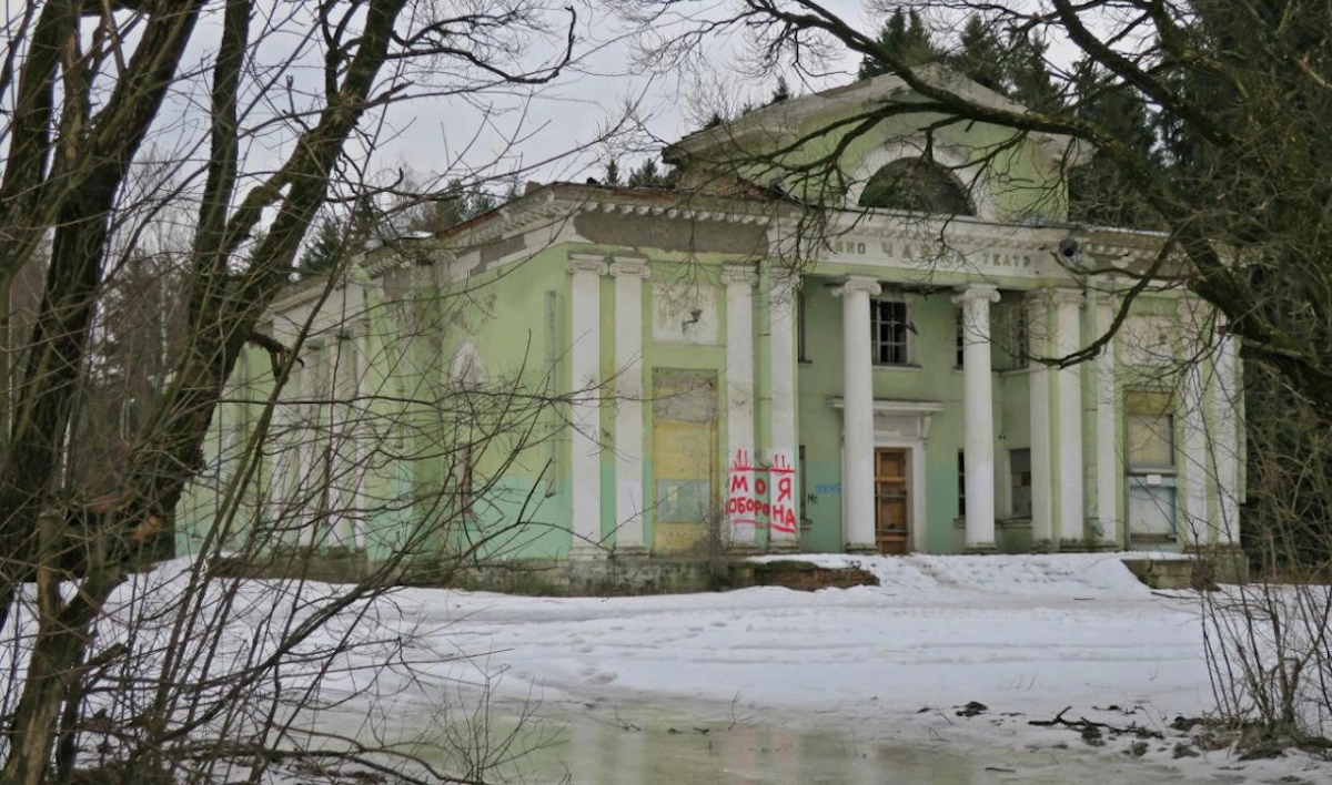 Депутат рассказал о реконструкции бани «Нега» и кинотеатра «Чайка» в Лисьем Носу - tvspb.ru