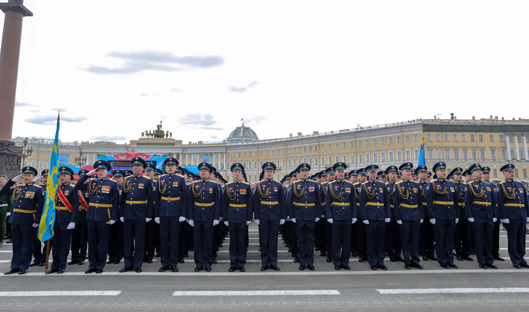Академия можайского в санкт петербурге. Вка Можайского парад 2018. Санкт-Петербургская Космическая Академия. Смоленская Военная Академия на параде в Москве 2022. Курсанты якутские.
