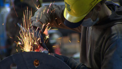 Более 150 предприятий Петербурга включили в перечень системообразующих предприятий