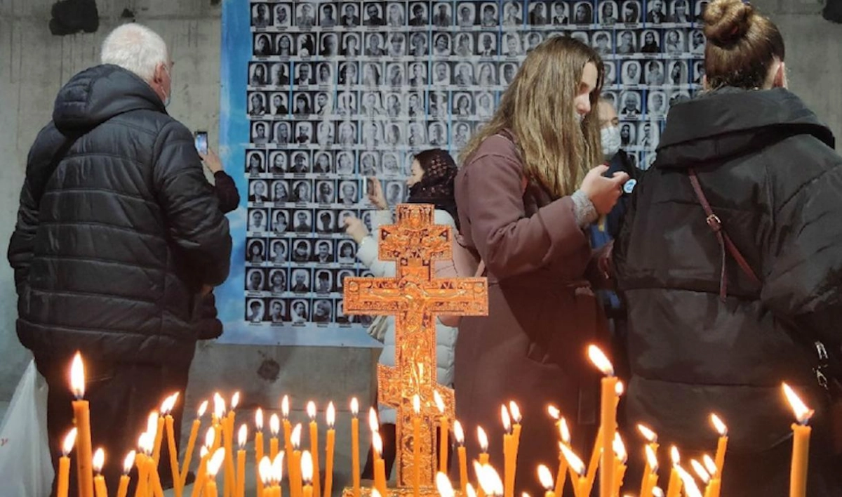 Первое богослужение прошло в храме памяти жертв теракта над Синаем - tvspb.ru