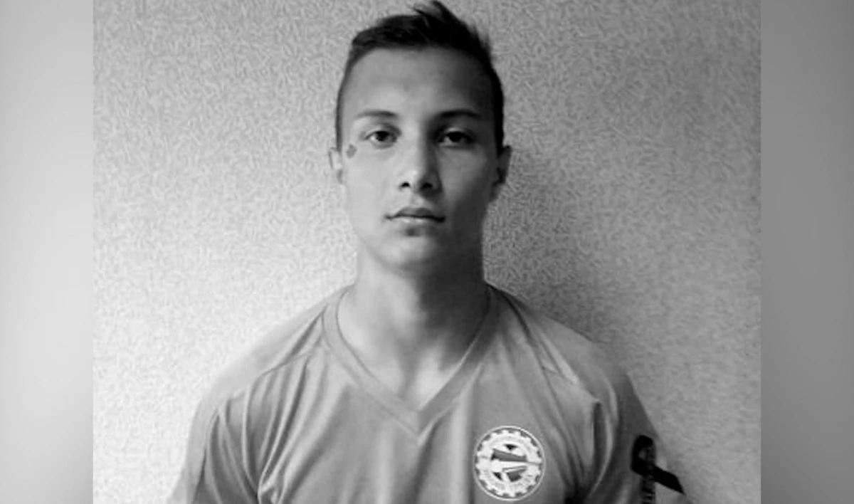 Футболист молодежной команды «Знамя Труда» умер во время матча - tvspb.ru