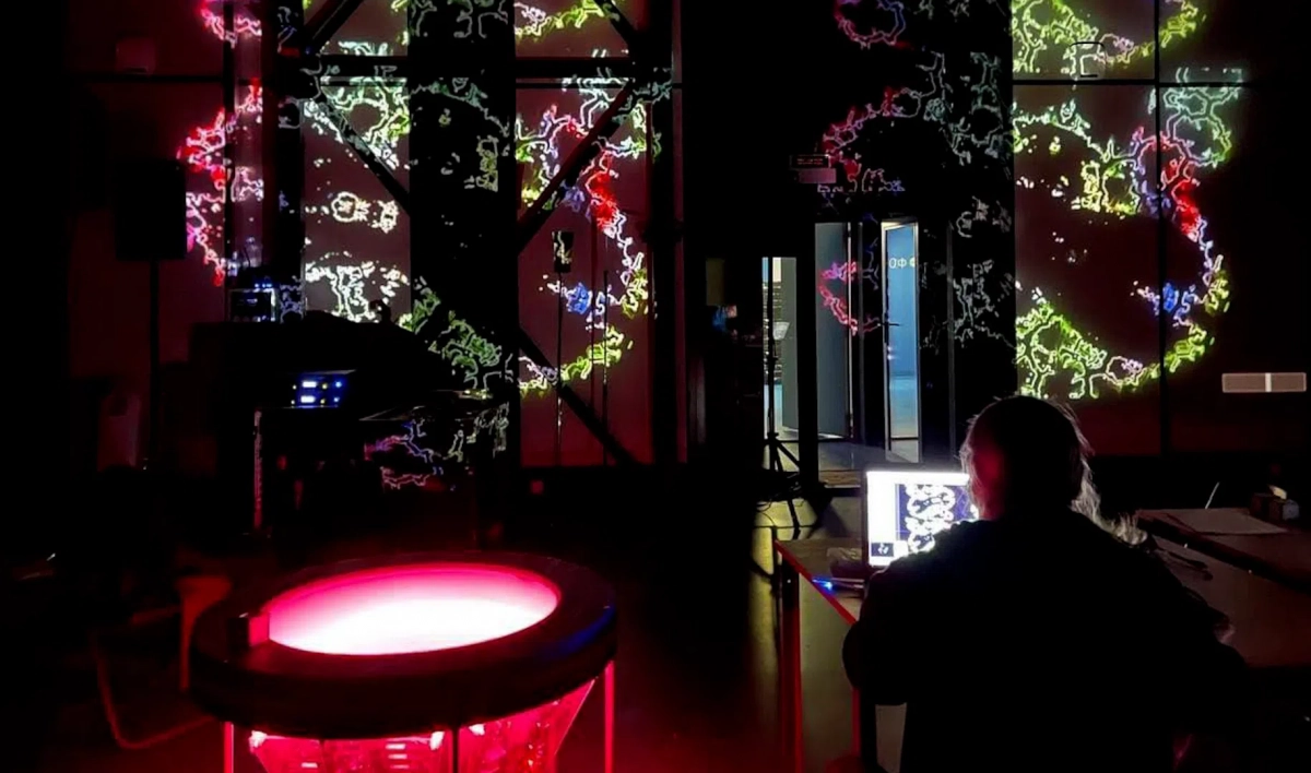 На Новой сцене Александринки покажут написанную нейросетью «Добрую сказку» - tvspb.ru