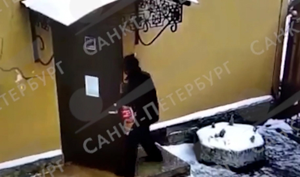 СМИ: Напавший на пограничника возле здания генконсульства Украины в Петербурге страдает психическим расстройством - tvspb.ru