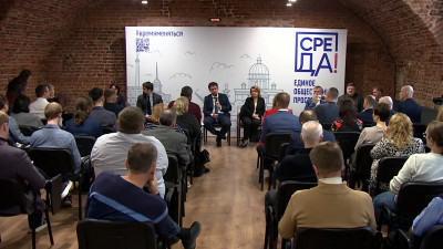 Депутаты ЗакСа обсудили меры поддержки малого и среднего бизнеса в условиях санкций