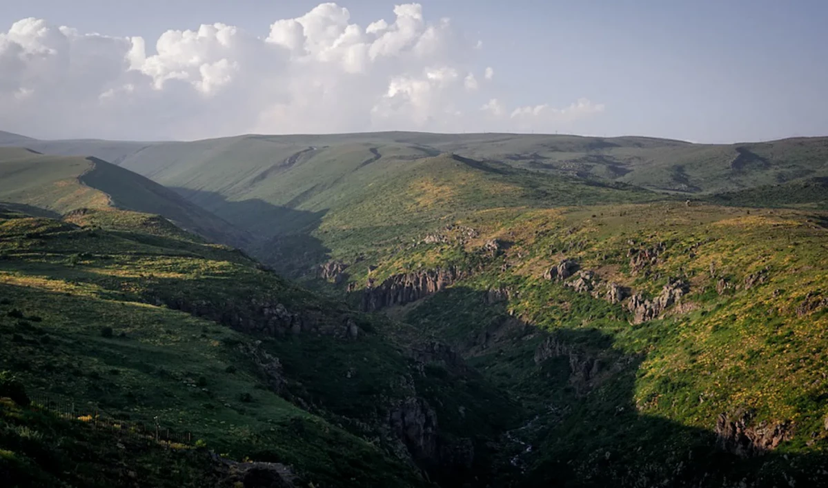 Армия Азербайджана нанесла удары по войскам Карабаха - tvspb.ru