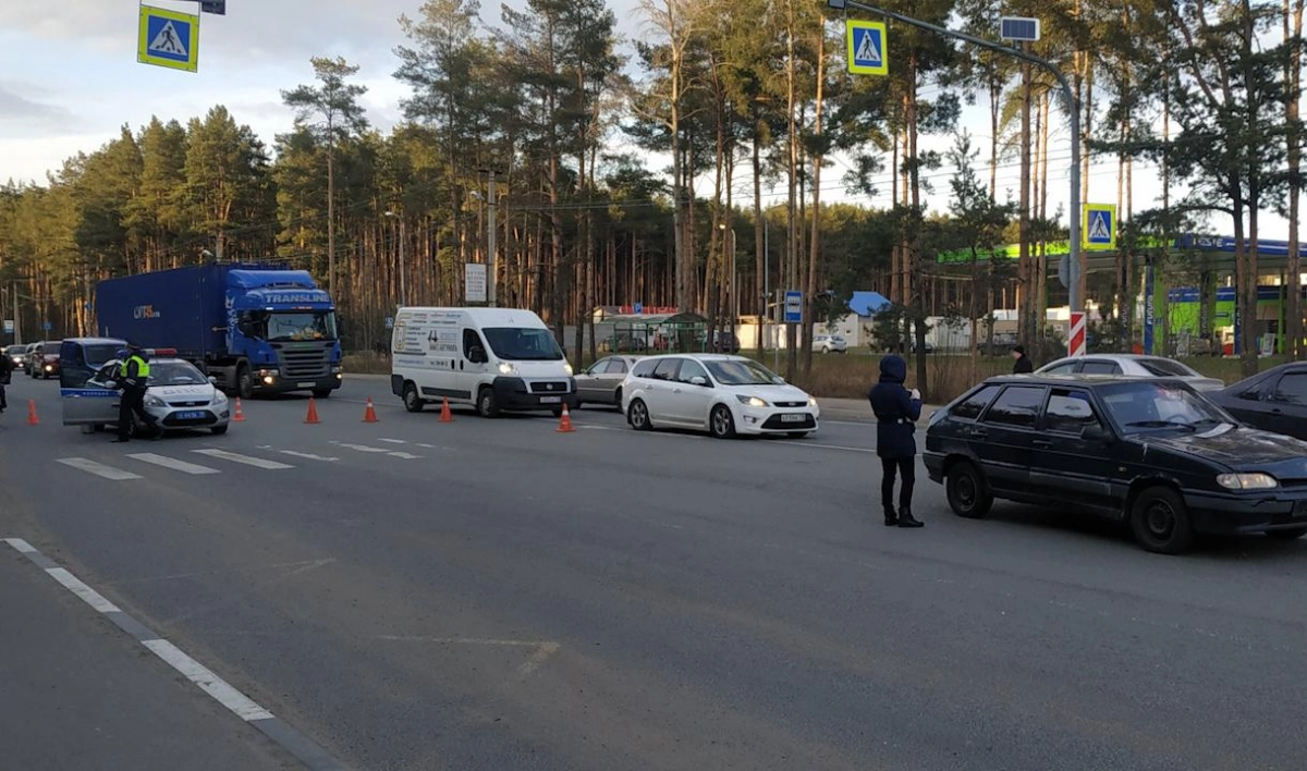 Женщина и трое детей пострадали в ДТП на Колтушском шоссе - tvspb.ru