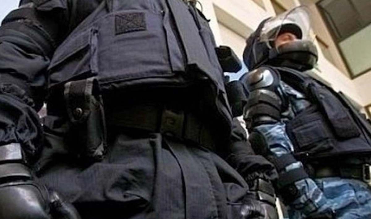 ФСБ проводит обыски у предполагаемых террористов в Крыму - tvspb.ru